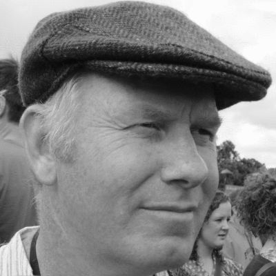 Dr Lee Marsden
