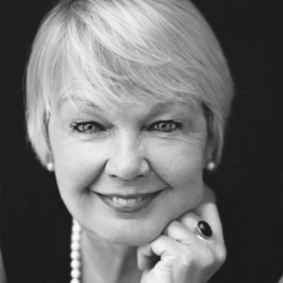Kristine Holmgren Headshot