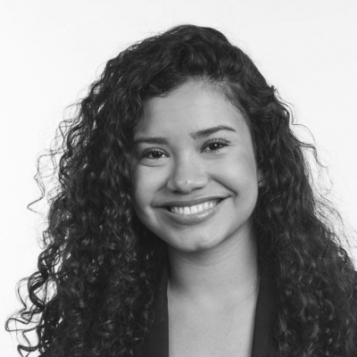 Laura Barron-Lopez Headshot