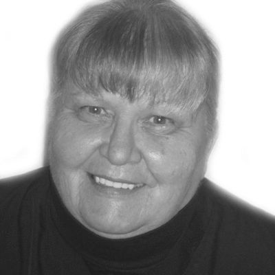 Muriel Hogan Headshot