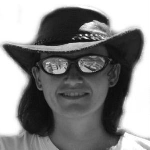 Sandra Vallaure Headshot