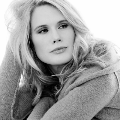 Stephanie March