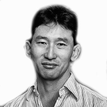 根岸智幸 Headshot